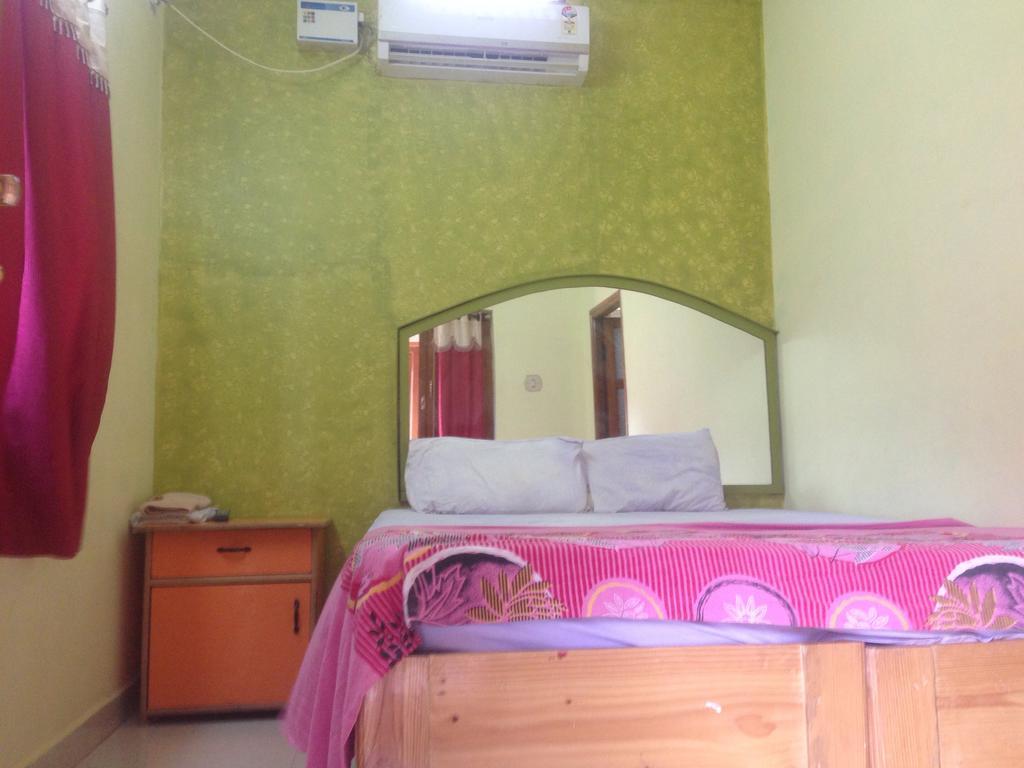 האמפי Thilak Home Stay מראה חיצוני תמונה