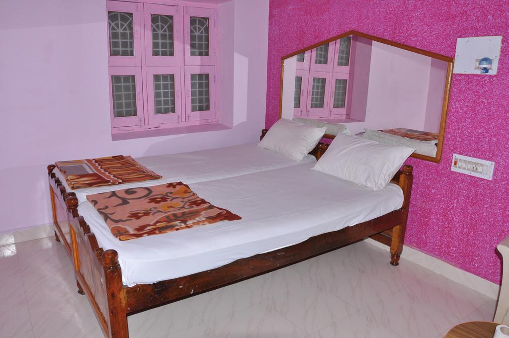 האמפי Thilak Home Stay מראה חיצוני תמונה
